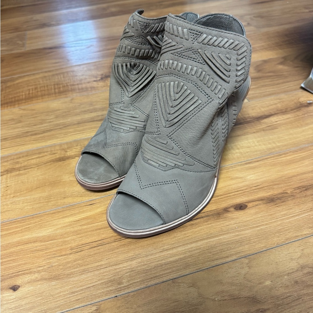 Vince Camuto Karinta Block Heel